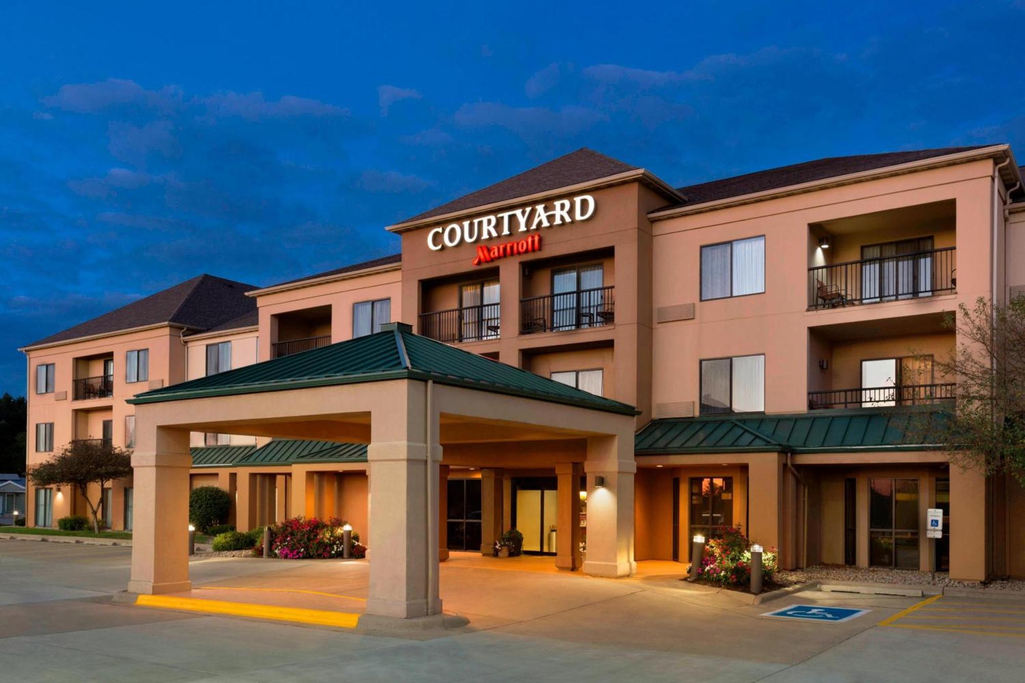Courtyard By Marriott Bloomington Normal Hotel Eksteriør billede