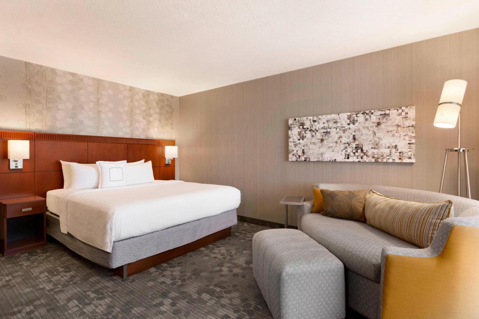 Courtyard By Marriott Bloomington Normal Hotel Eksteriør billede