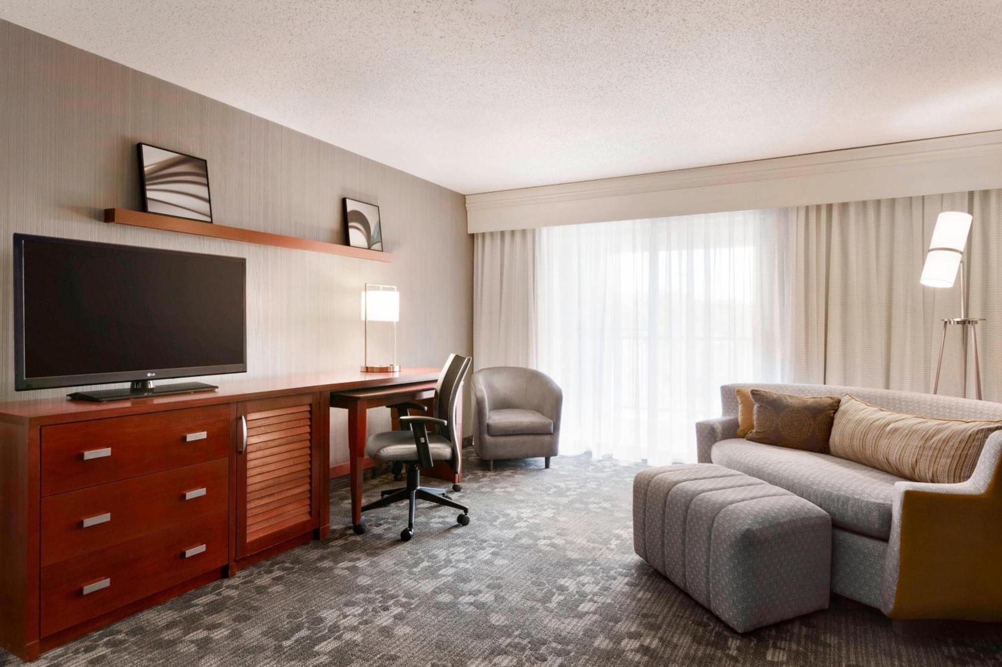 Courtyard By Marriott Bloomington Normal Hotel Eksteriør billede