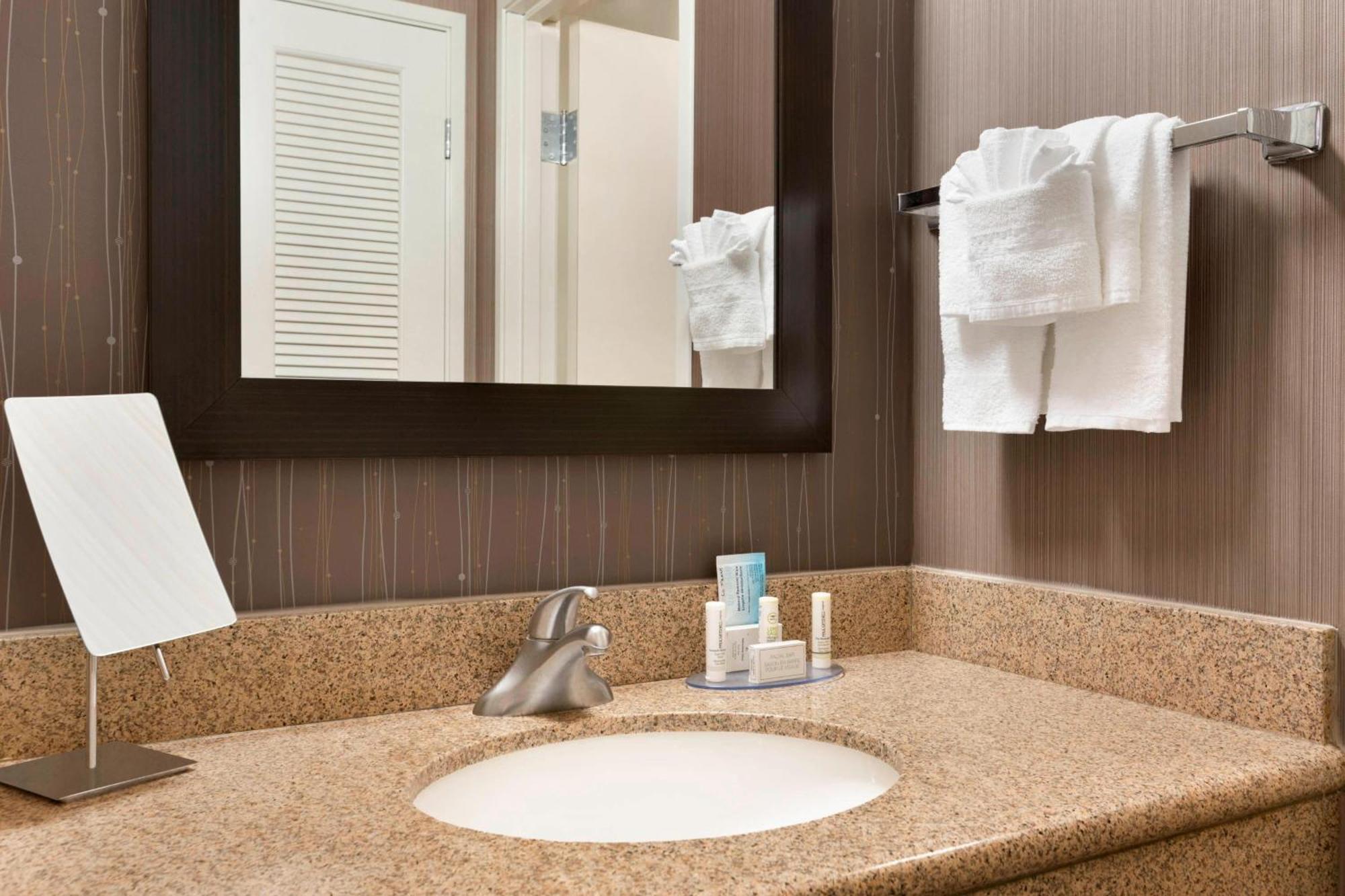 Courtyard By Marriott Bloomington Normal Hotel Eksteriør billede