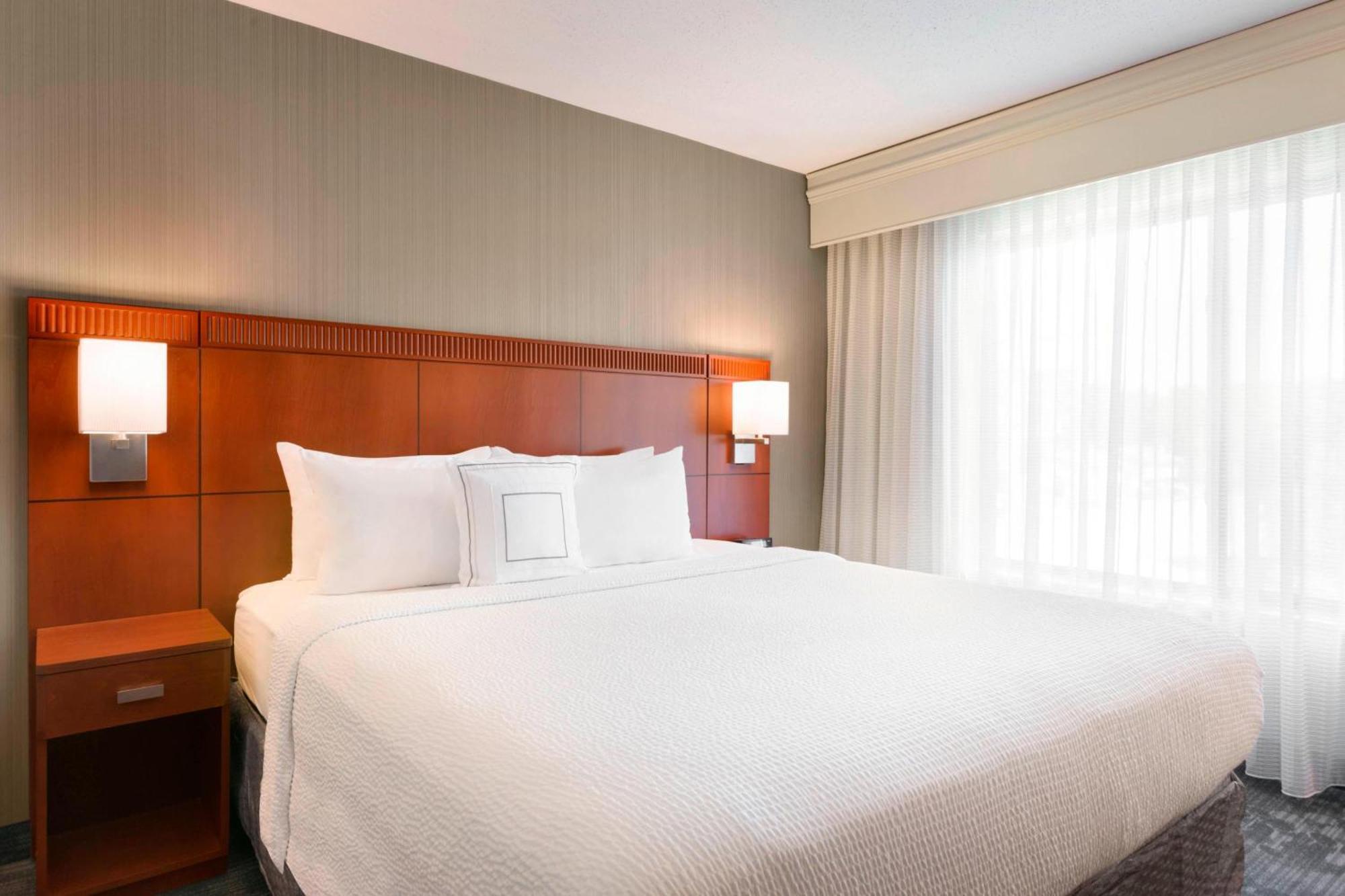 Courtyard By Marriott Bloomington Normal Hotel Eksteriør billede