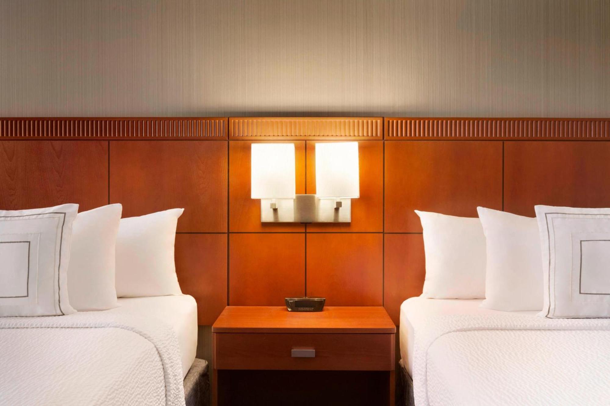 Courtyard By Marriott Bloomington Normal Hotel Eksteriør billede