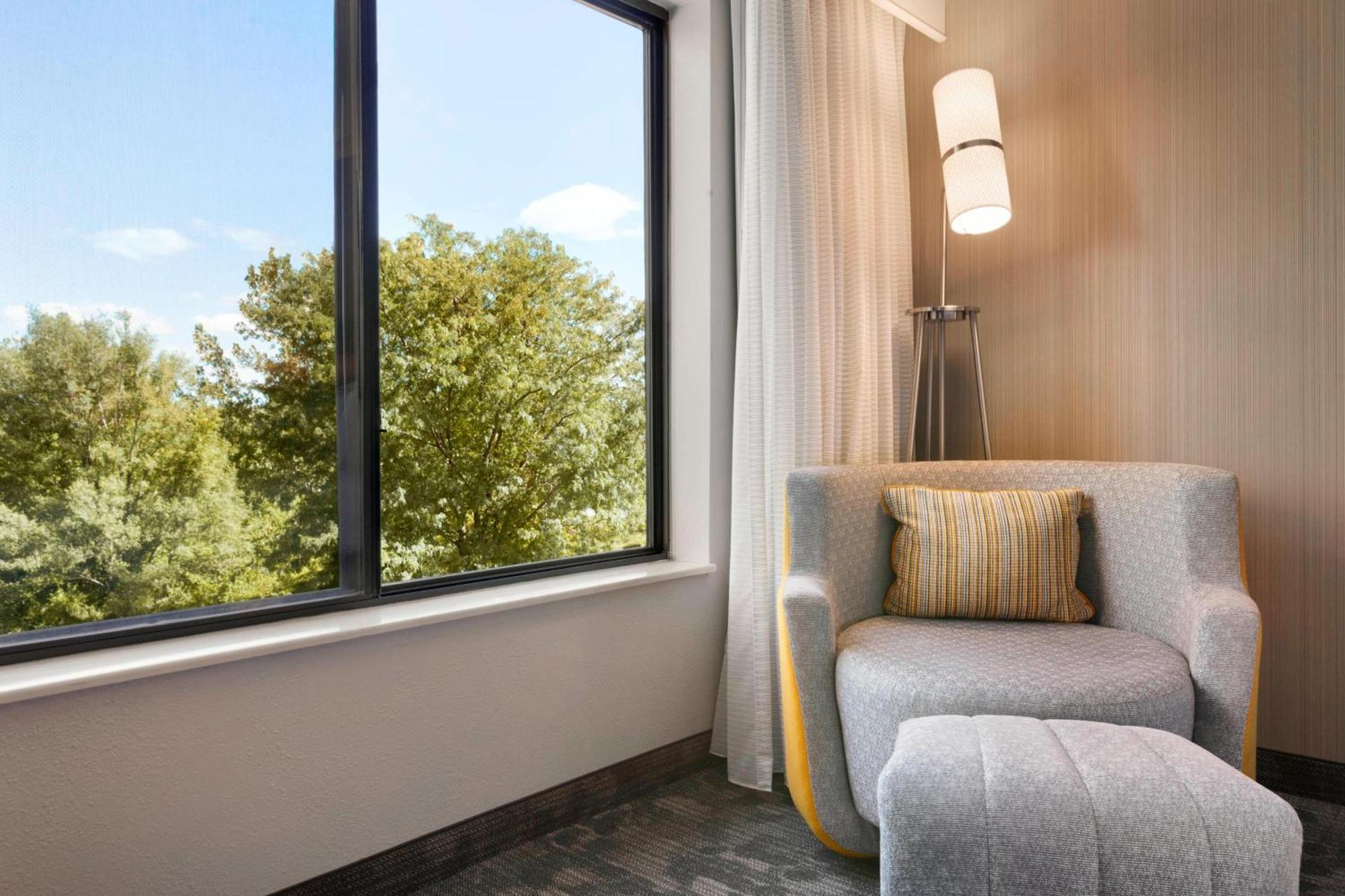 Courtyard By Marriott Bloomington Normal Hotel Eksteriør billede