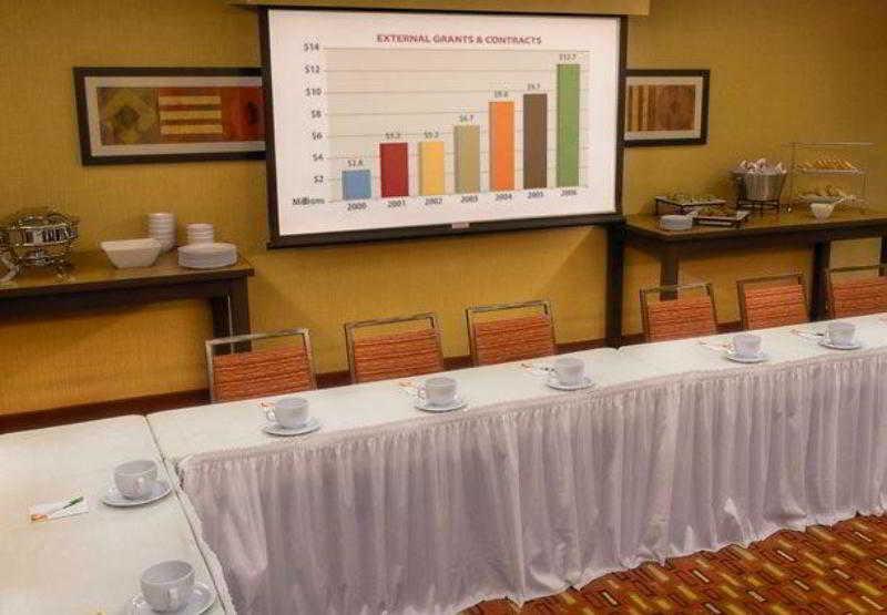 Courtyard By Marriott Bloomington Normal Hotel Faciliteter billede