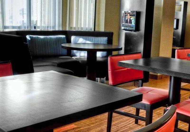 Courtyard By Marriott Bloomington Normal Hotel Restaurant billede