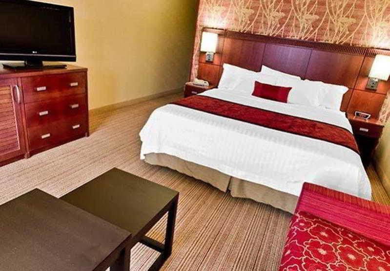 Courtyard By Marriott Bloomington Normal Hotel Eksteriør billede